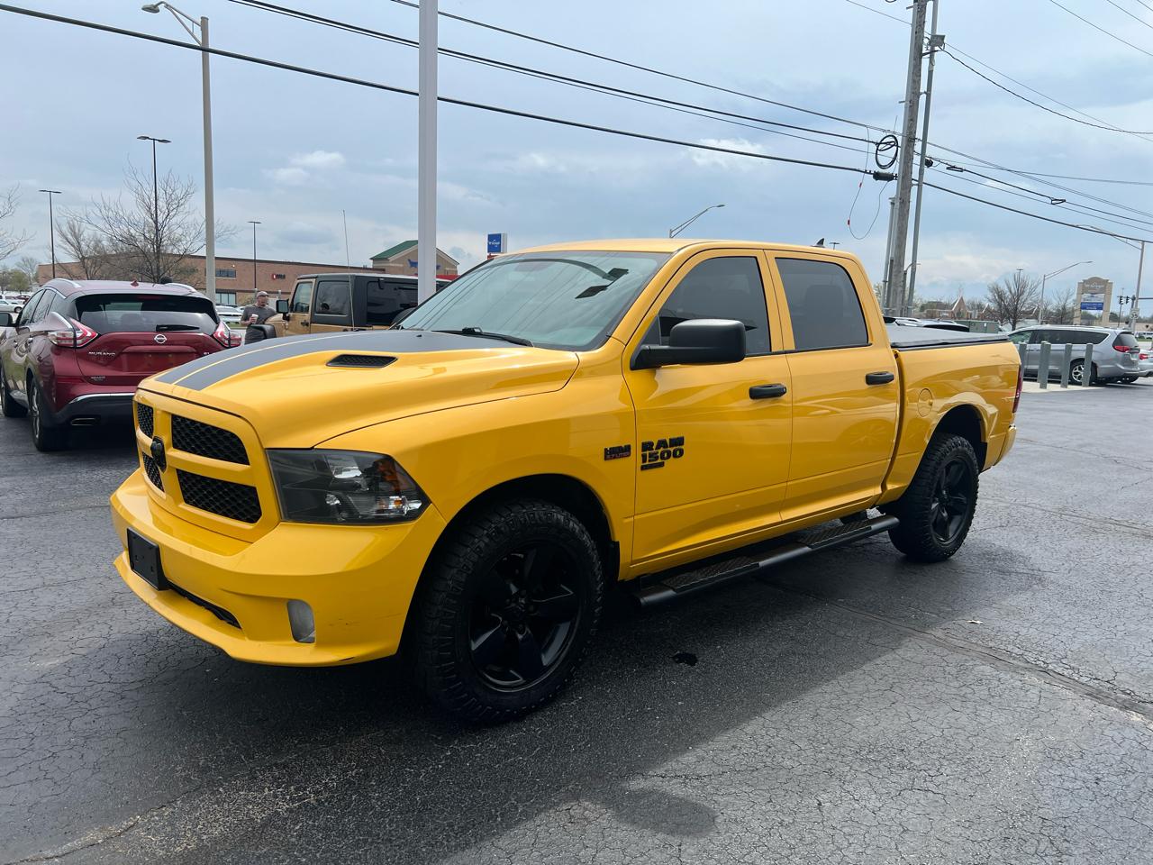RAM 1500 Classic Express 4x4 Crew Cab 5'7" Box 2019