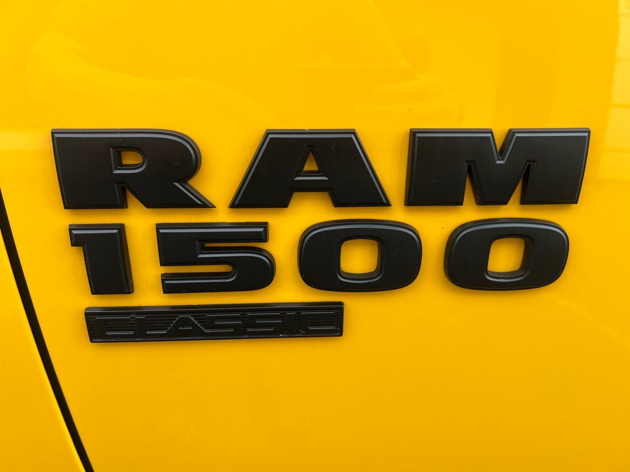 RAM 1500 Classic Express 4x4 Crew Cab 5'7" Box 2019