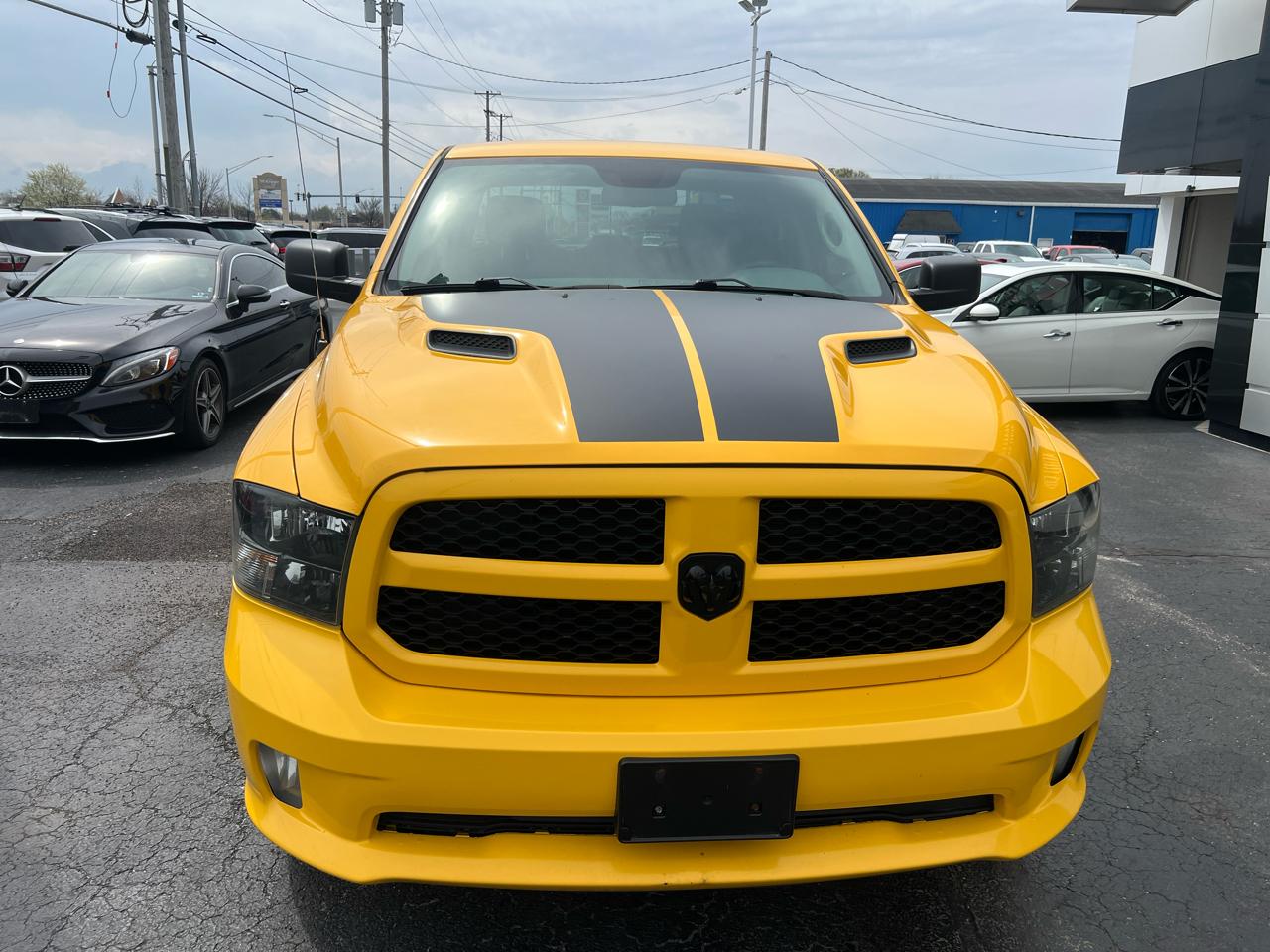 RAM 1500 Classic Express 4x4 Crew Cab 5'7" Box 2019