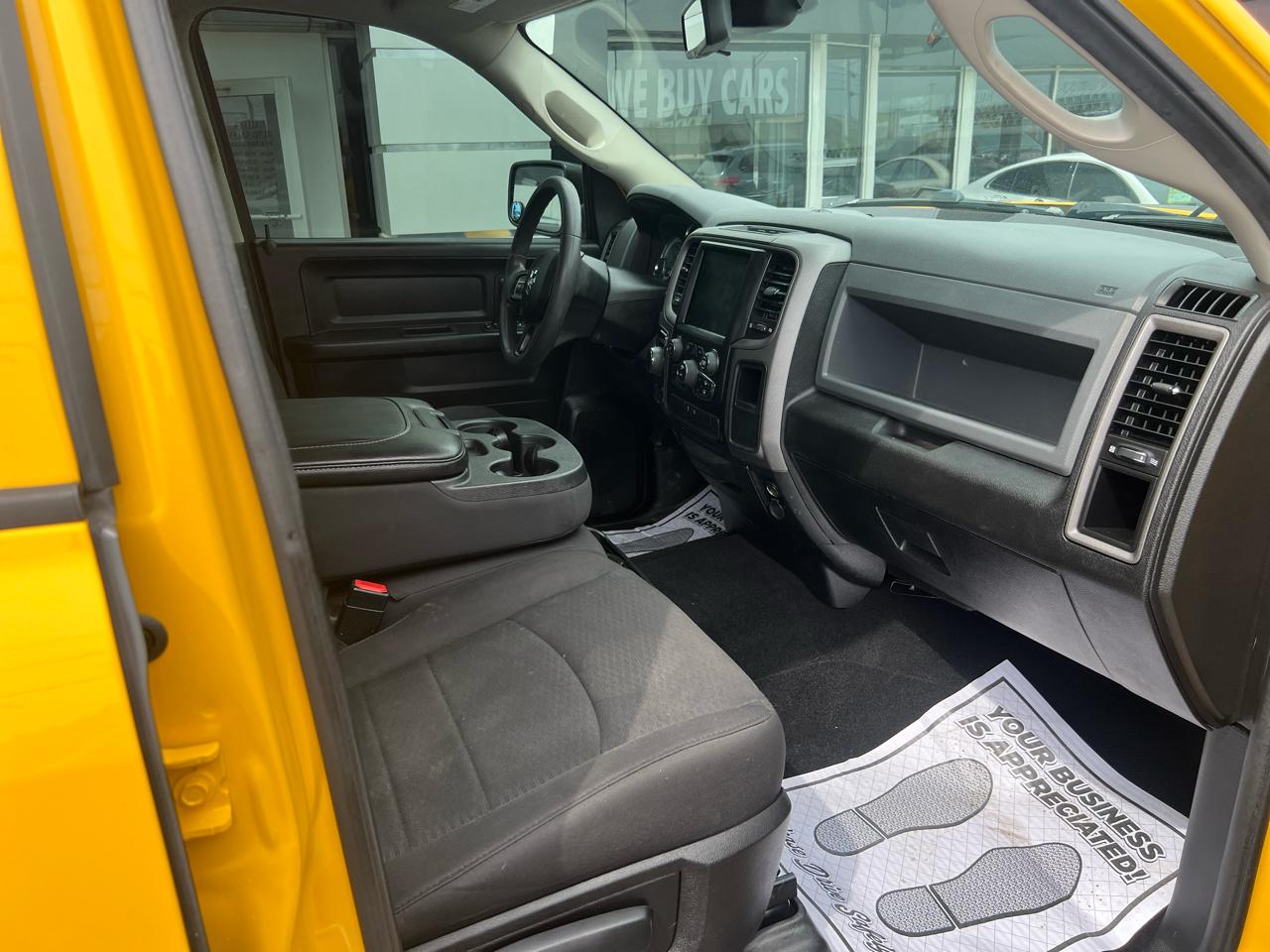 RAM 1500 Classic Express 4x4 Crew Cab 5'7" Box 2019