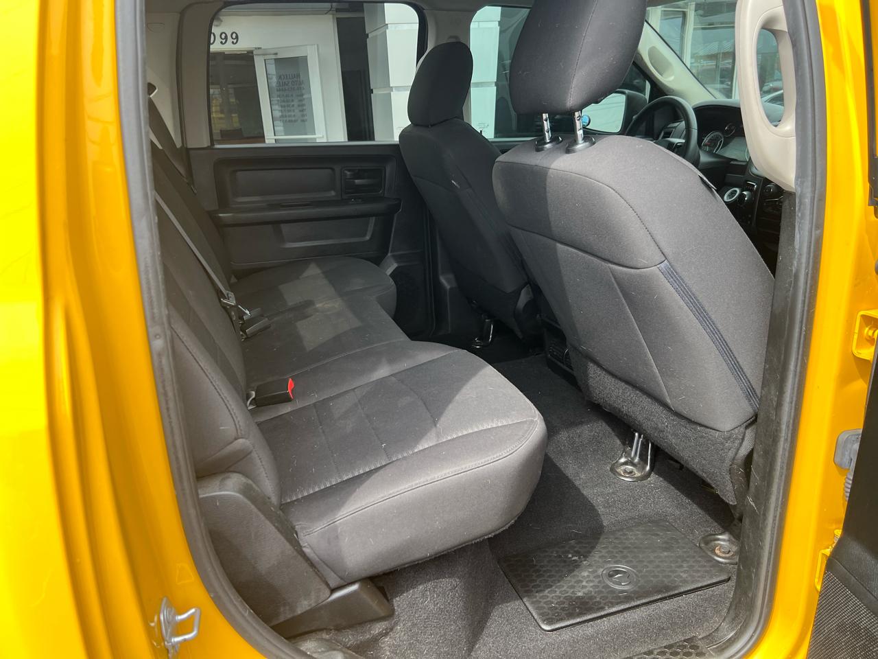 RAM 1500 Classic Express 4x4 Crew Cab 5'7" Box 2019