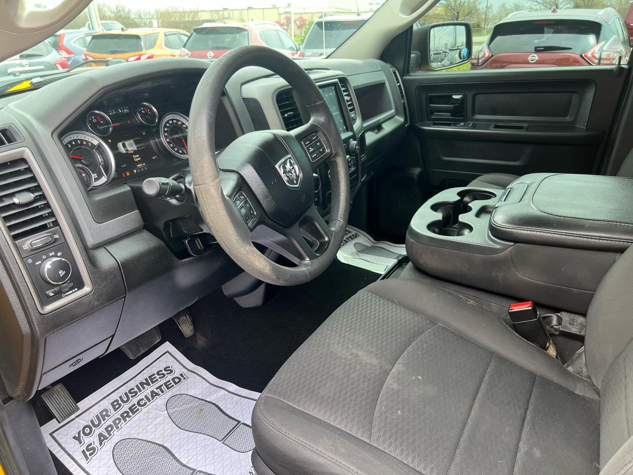 RAM 1500 Classic Express 4x4 Crew Cab 5'7" Box 2019