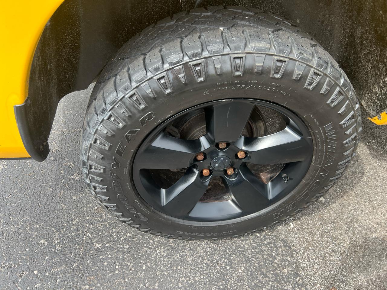 RAM 1500 Classic Express 4x4 Crew Cab 5'7" Box 2019