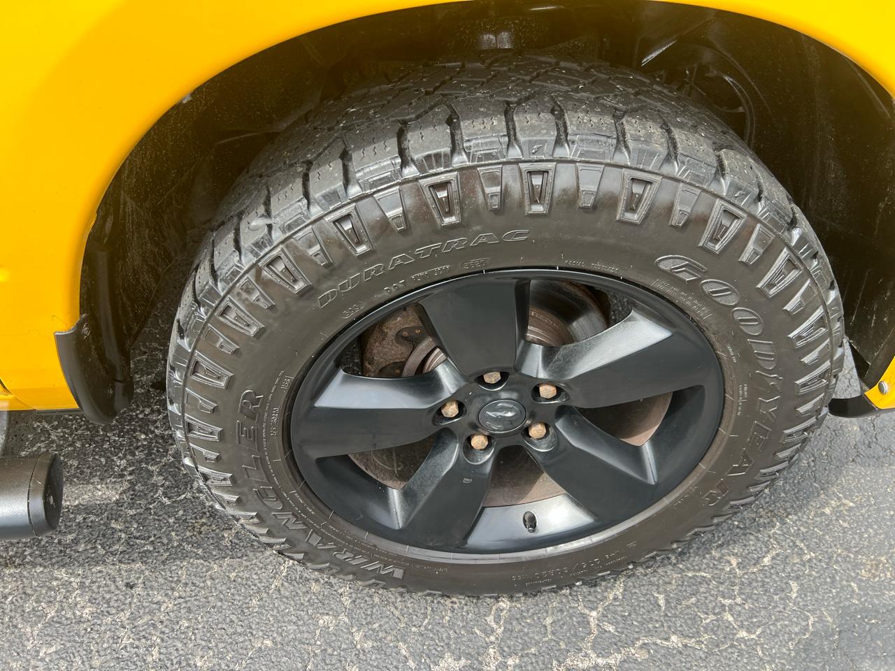 RAM 1500 Classic Express 4x4 Crew Cab 5'7" Box 2019