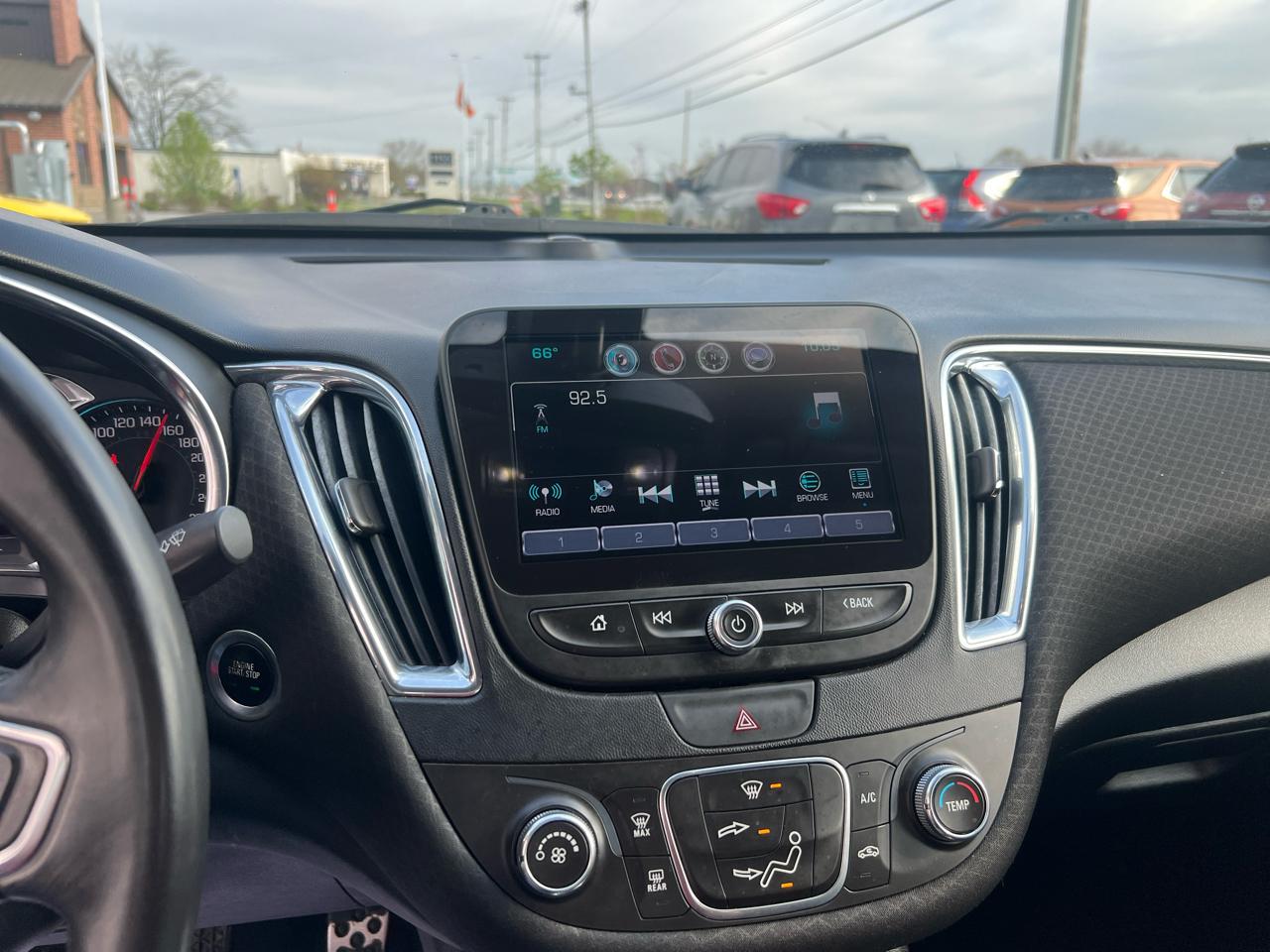 Chevrolet Malibu 4dr Sdn LT w/1LT 2017