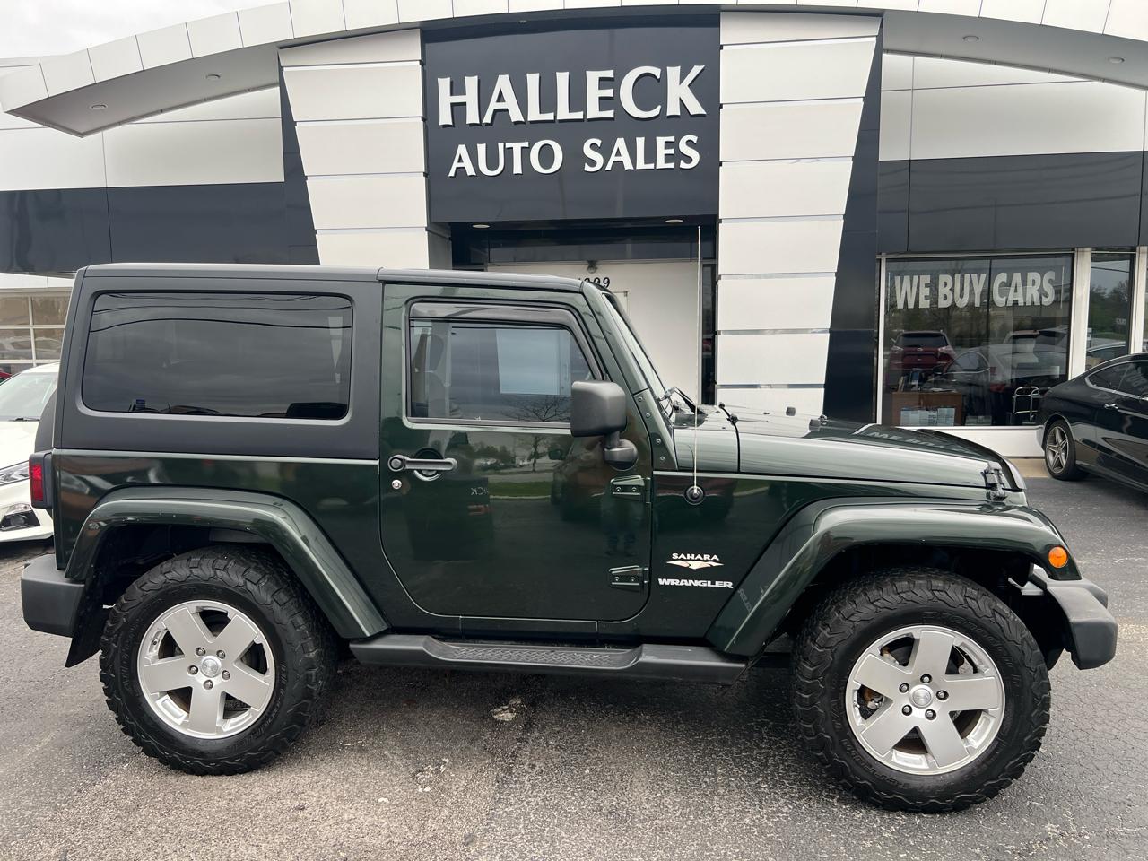 Jeep Wrangler 4WD 2dr Sahara 2010