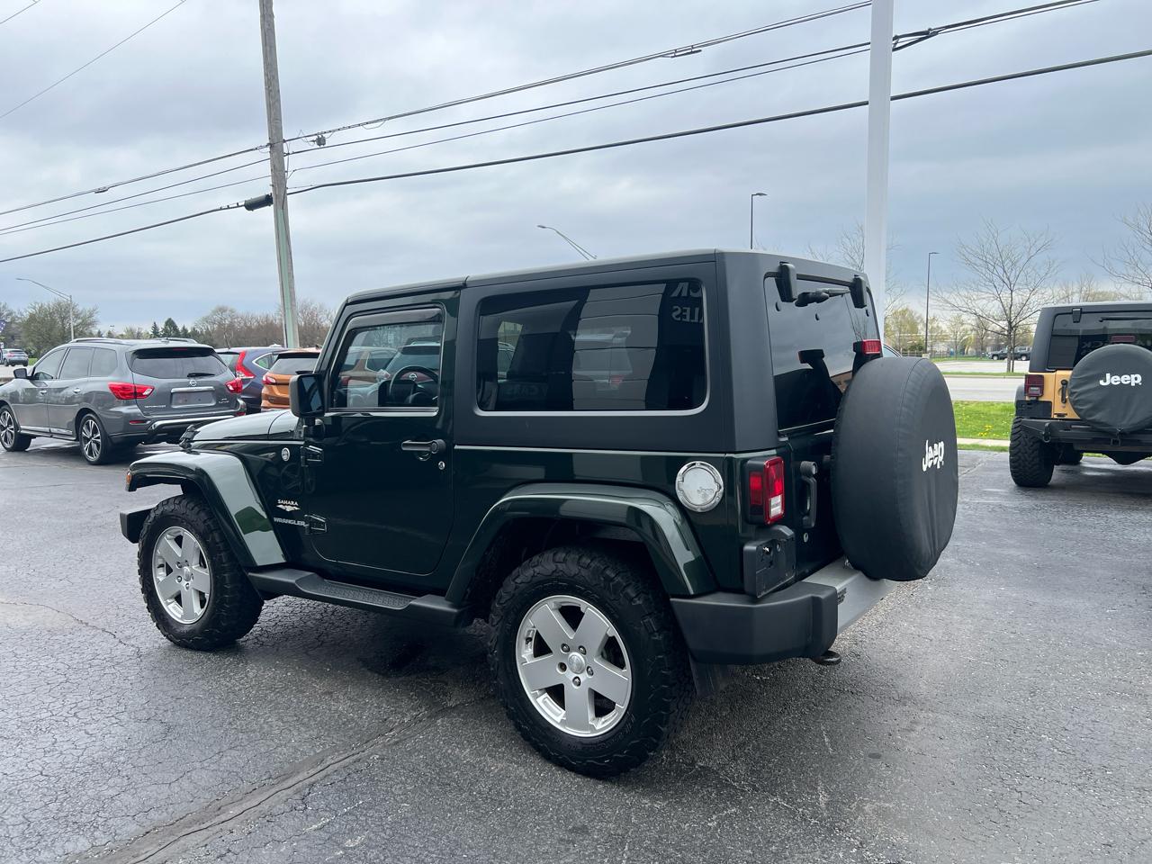 Jeep Wrangler 4WD 2dr Sahara 2010