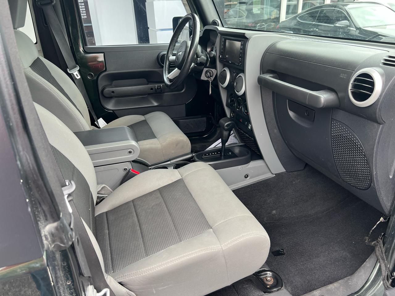 Jeep Wrangler 4WD 2dr Sahara 2010