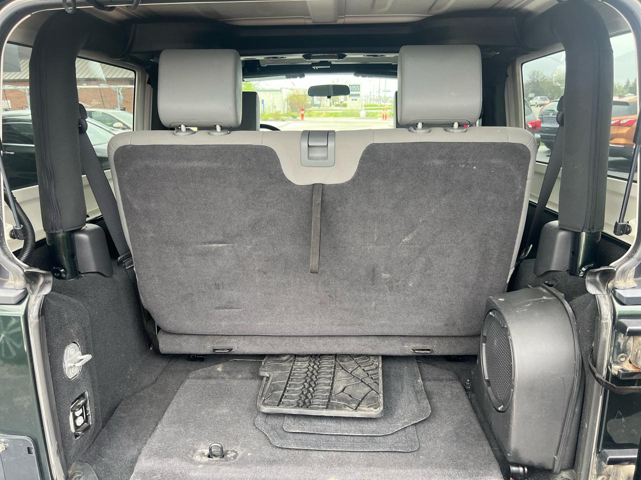 Jeep Wrangler 4WD 2dr Sahara 2010