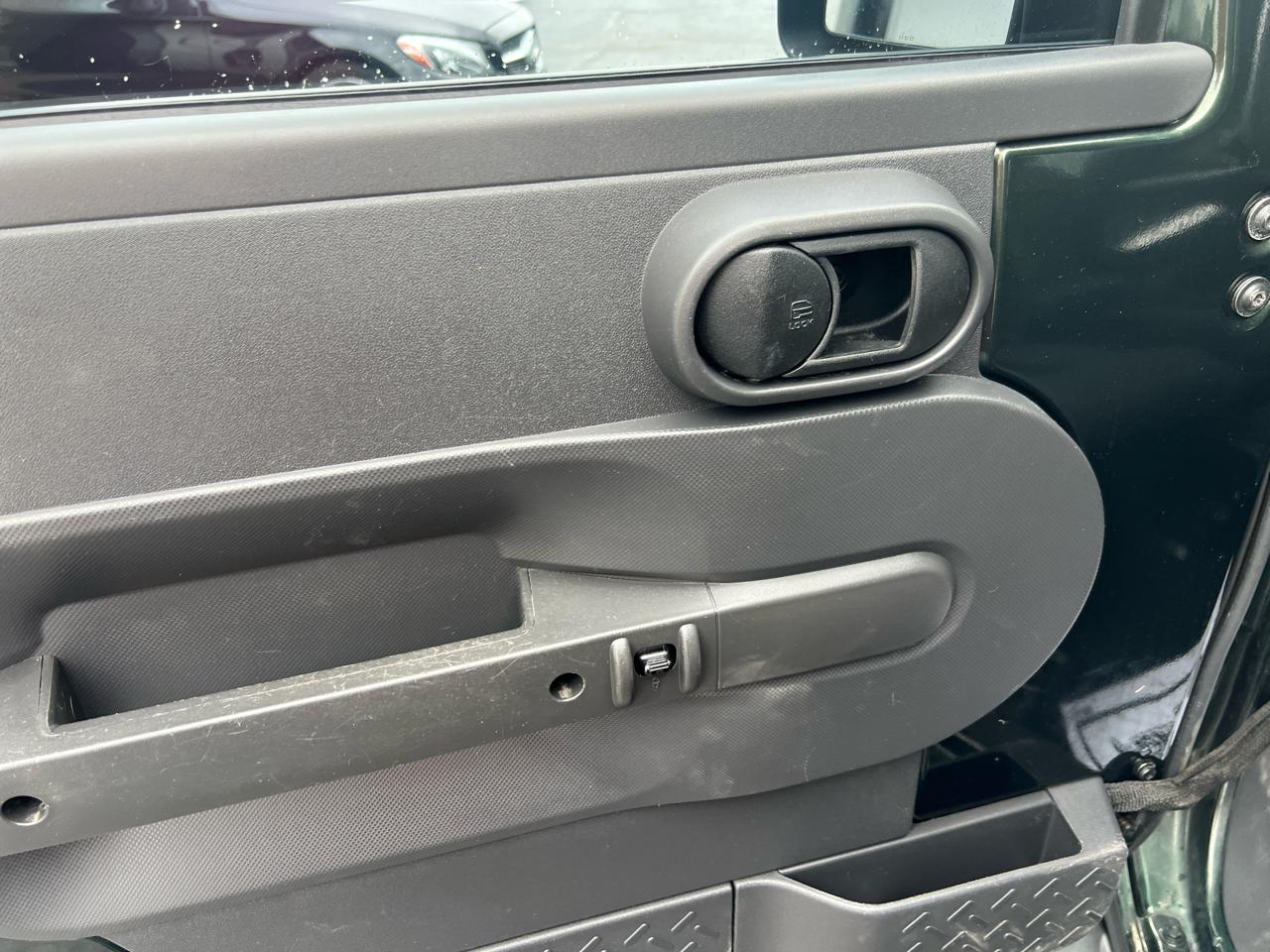 Jeep Wrangler 4WD 2dr Sahara 2010