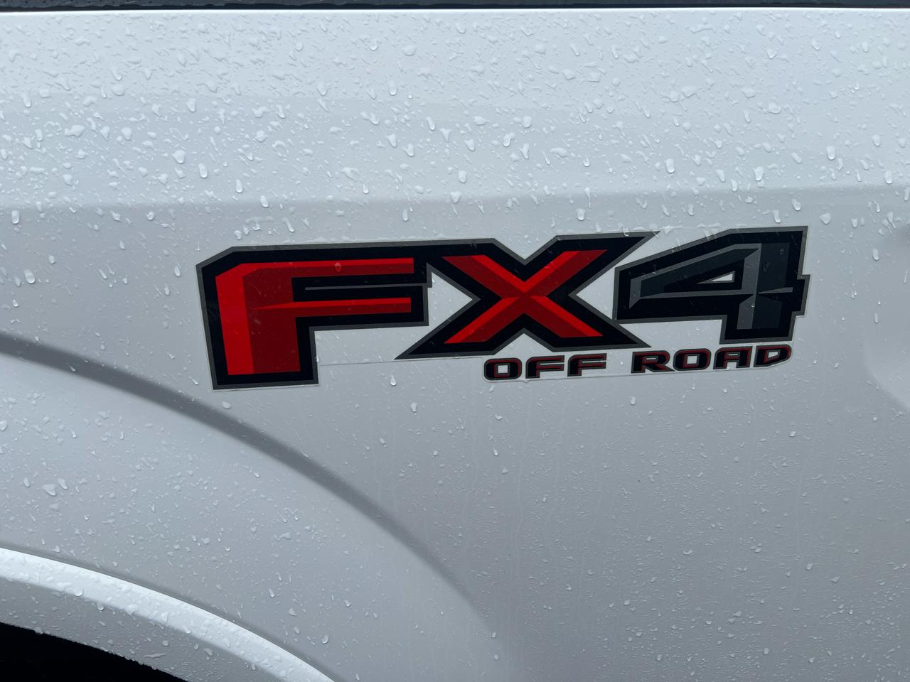Ford F-150 4WD SuperCab 145" FX4 2016