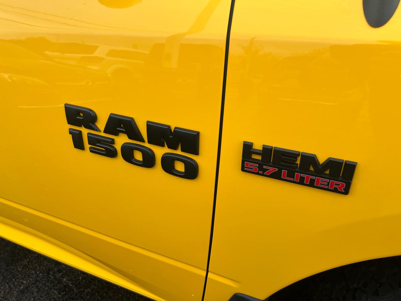 RAM 1500 4WD Crew Cab 140.5" Sport 2016