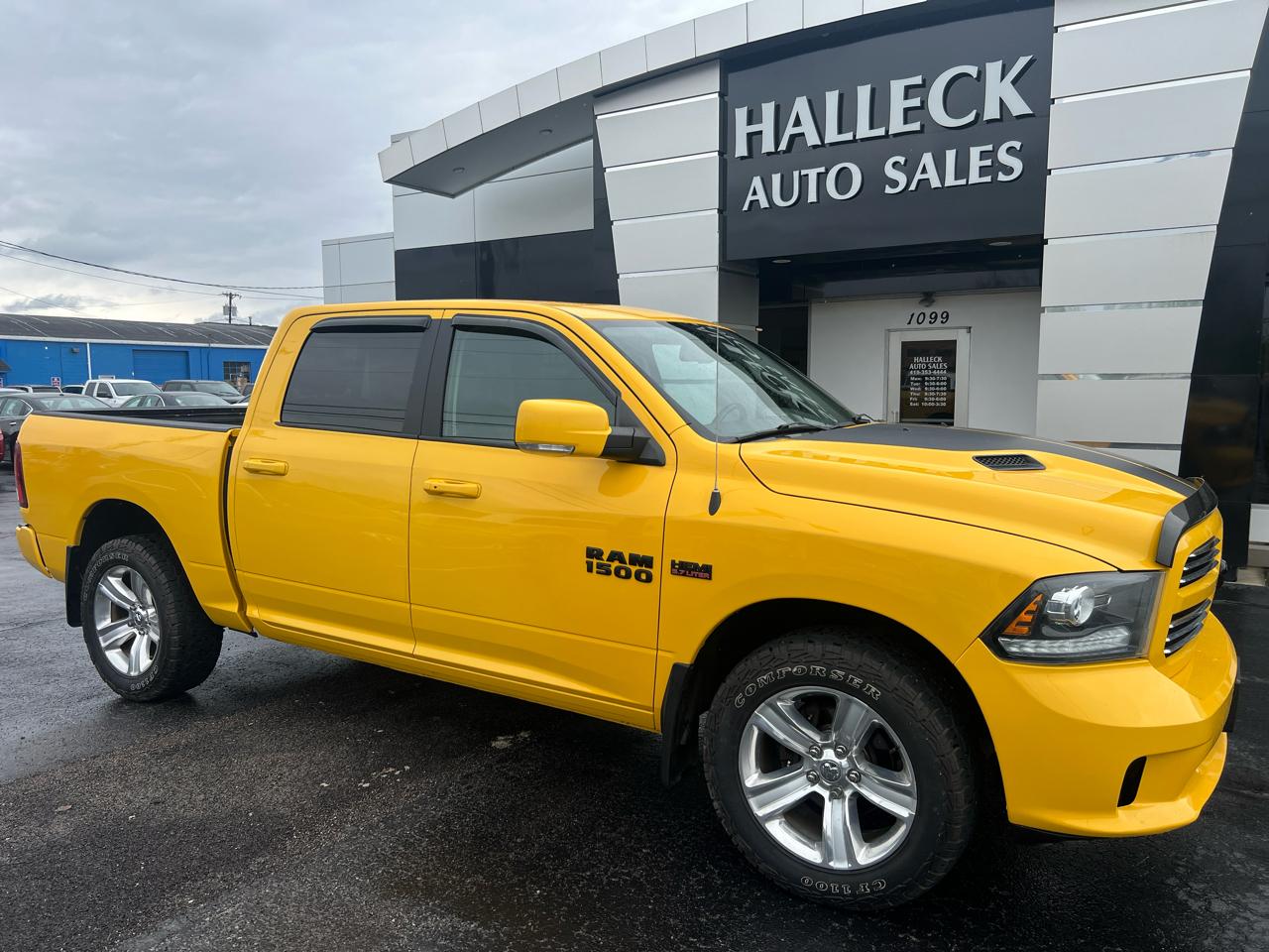 RAM 1500 4WD Crew Cab 140.5" Sport 2016