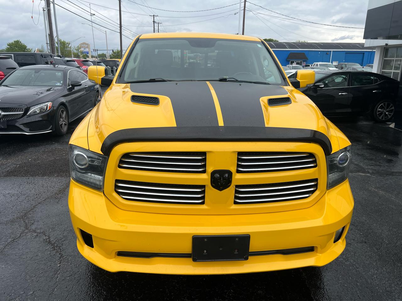 RAM 1500 4WD Crew Cab 140.5" Sport 2016