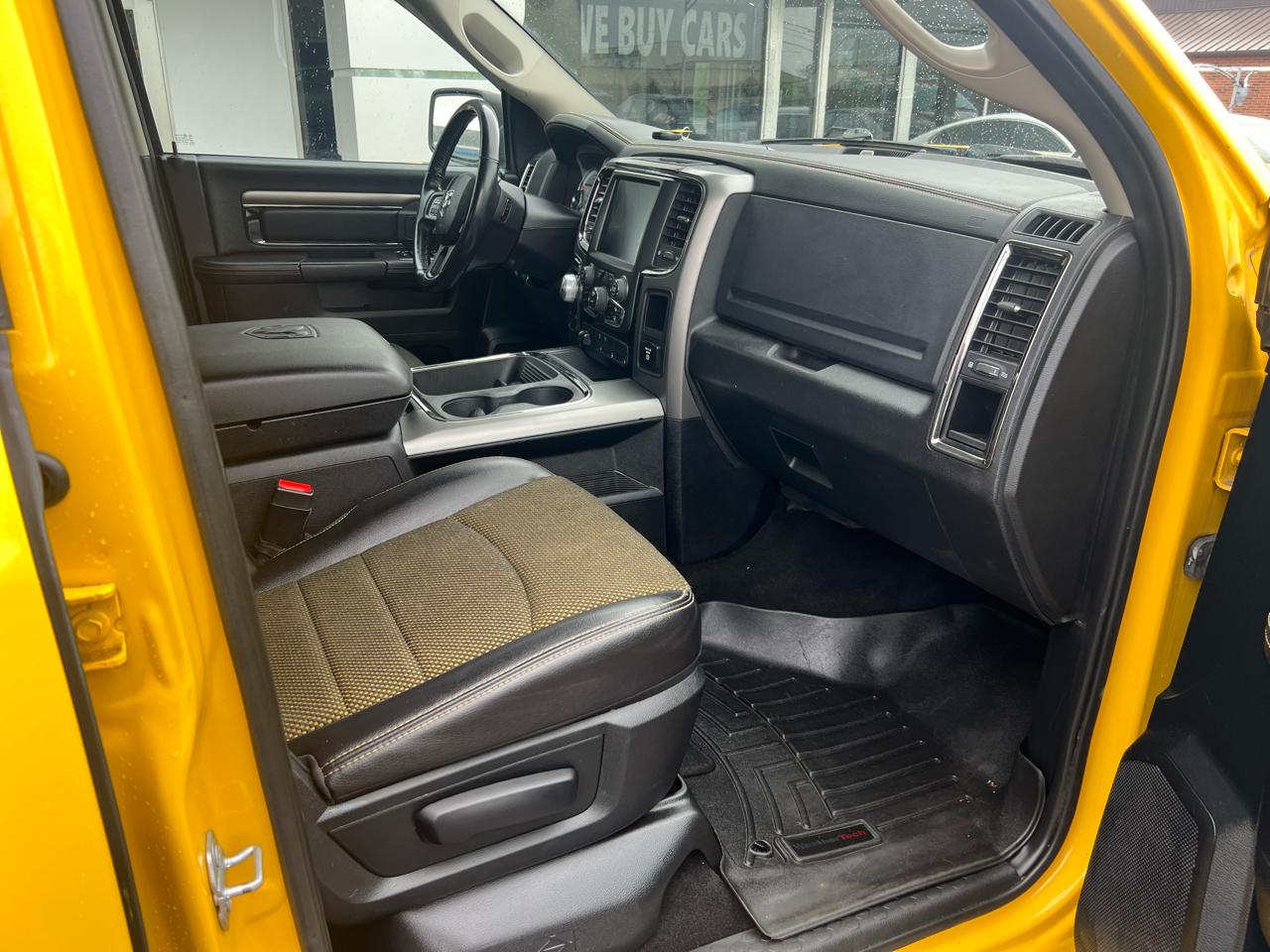 RAM 1500 4WD Crew Cab 140.5" Sport 2016