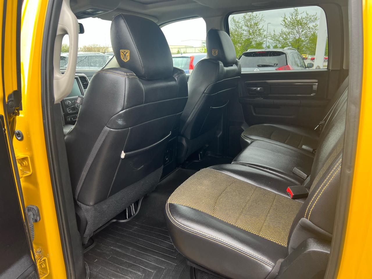 RAM 1500 4WD Crew Cab 140.5" Sport 2016