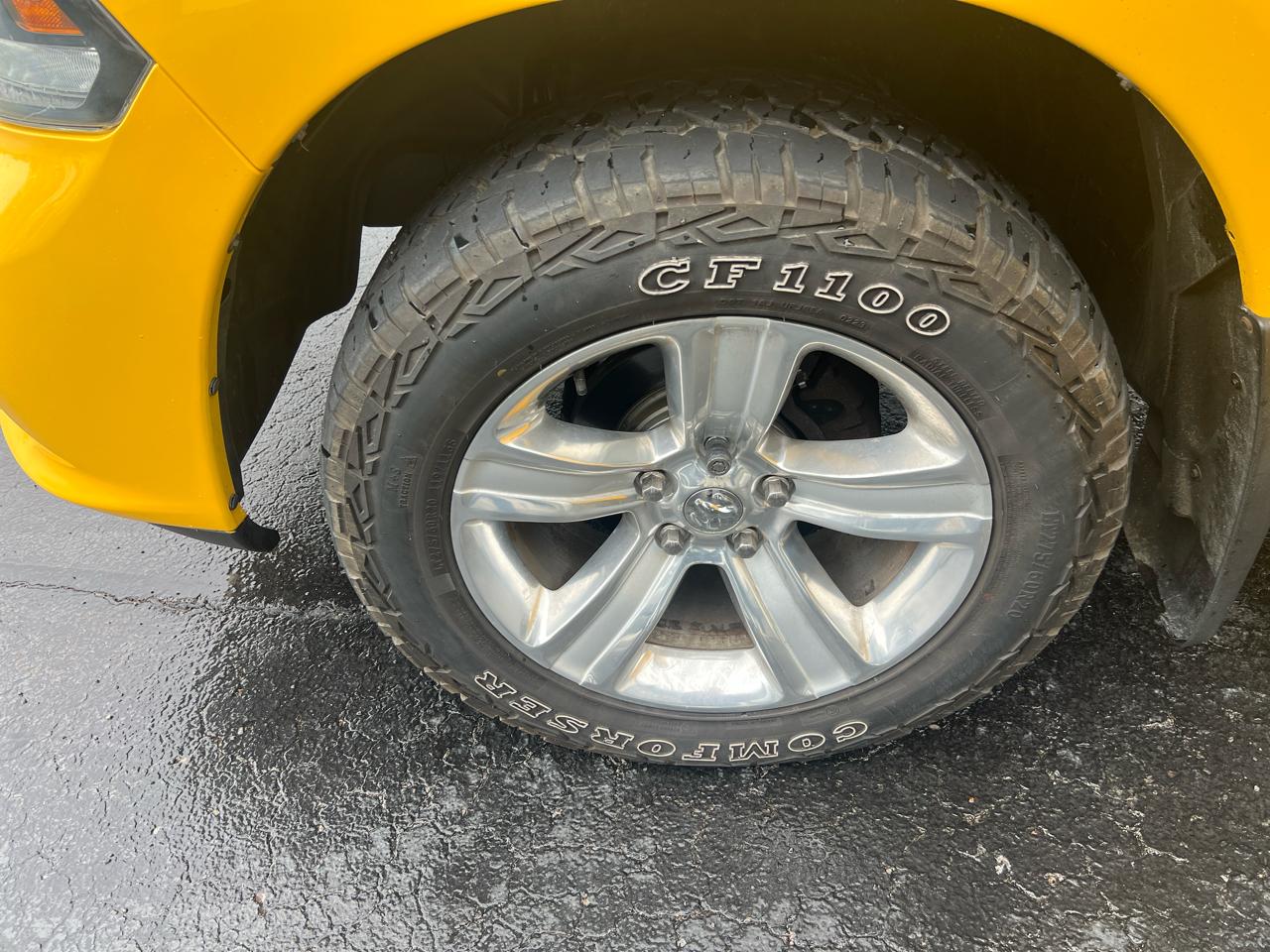 RAM 1500 4WD Crew Cab 140.5" Sport 2016