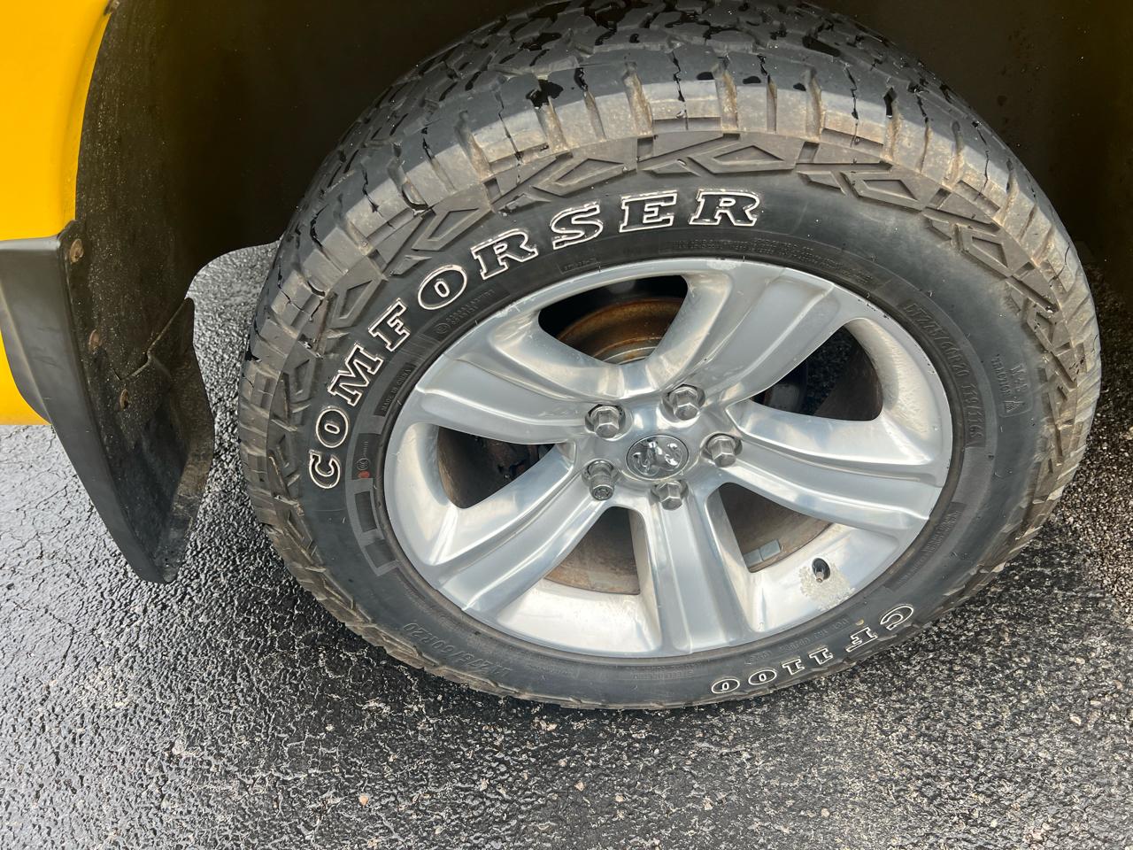 RAM 1500 4WD Crew Cab 140.5" Sport 2016