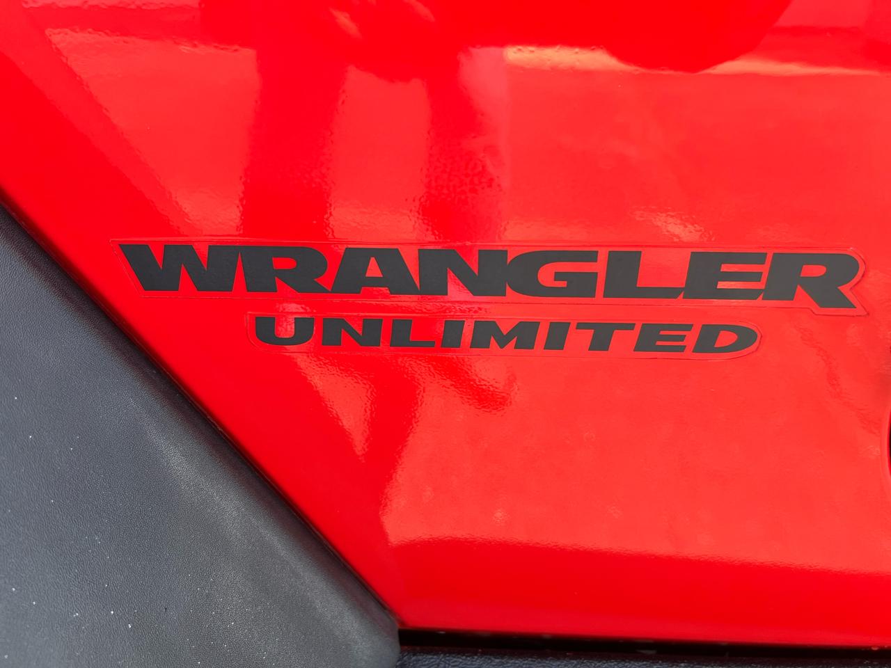Jeep Wrangler Unlimited 4WD 4dr Sahara 2013