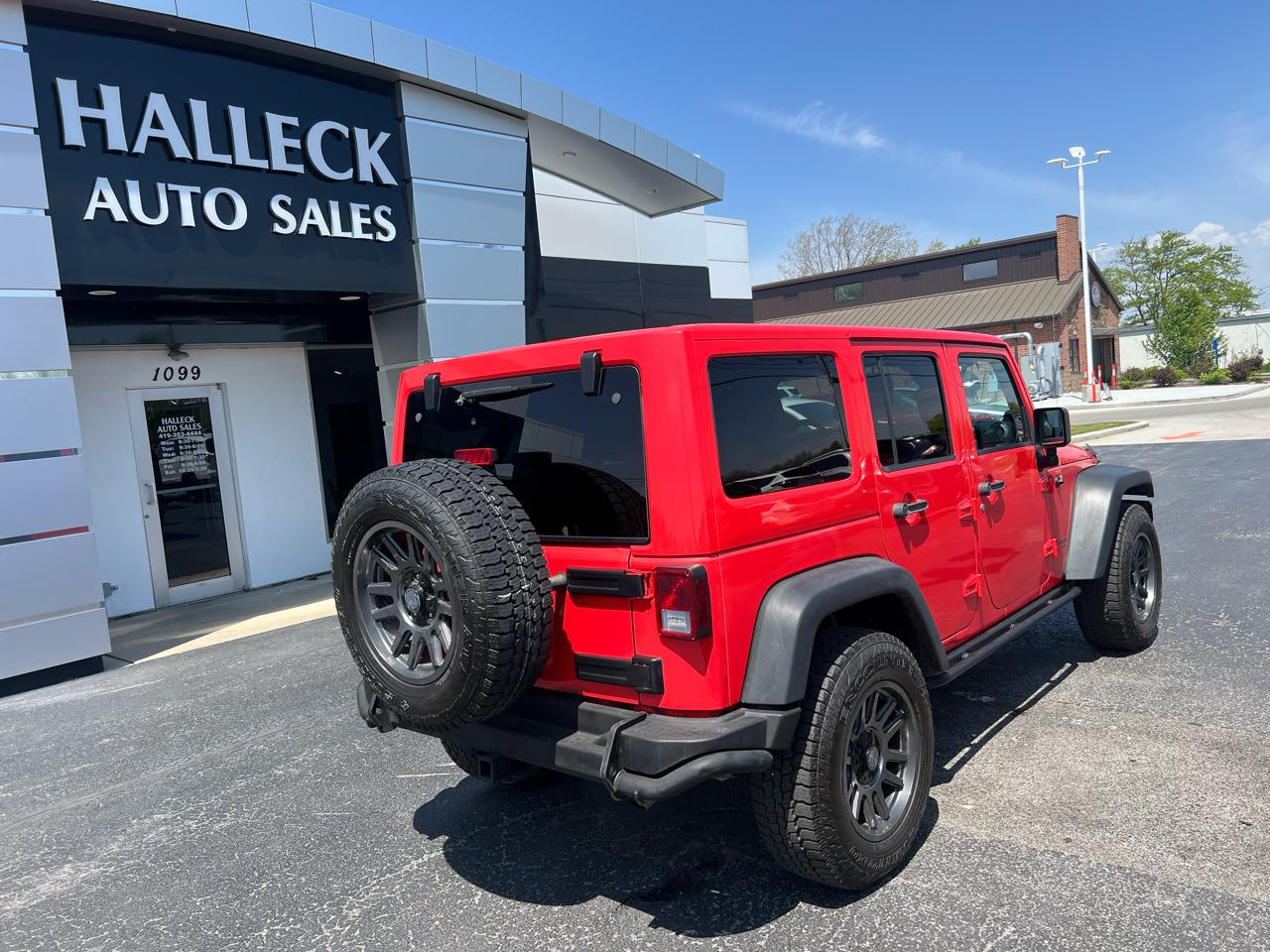 Jeep Wrangler Unlimited 4WD 4dr Sahara 2013