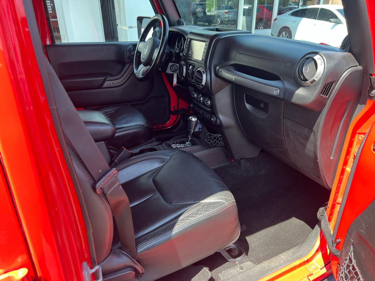 Jeep Wrangler Unlimited 4WD 4dr Sahara 2013