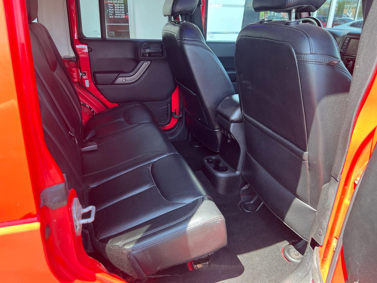 Jeep Wrangler Unlimited 4WD 4dr Sahara 2013