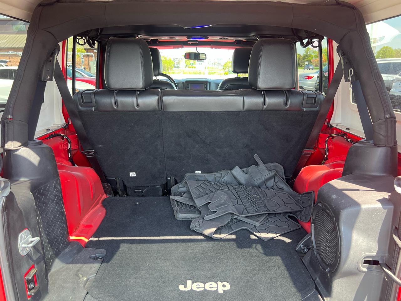 Jeep Wrangler Unlimited 4WD 4dr Sahara 2013