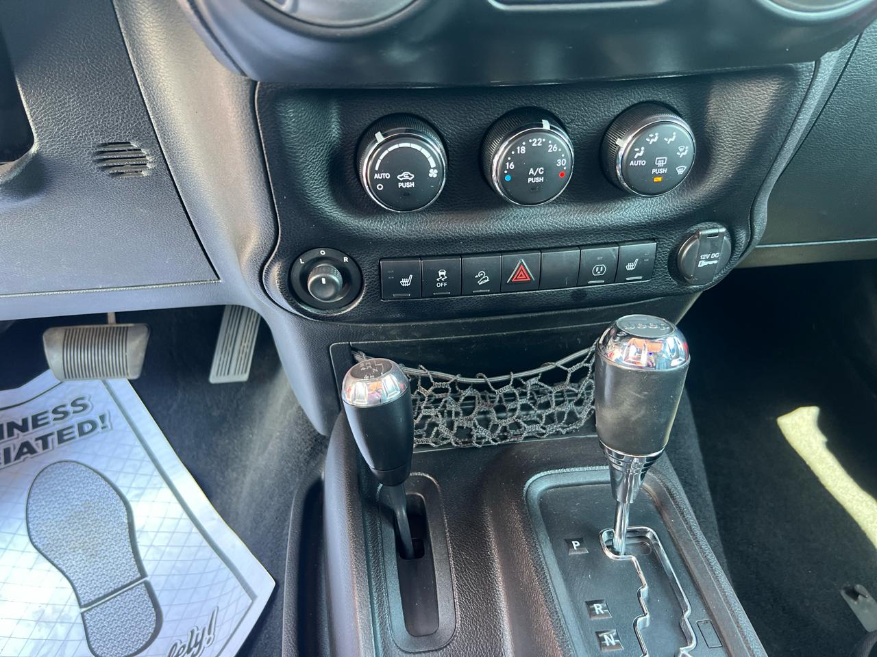 Jeep Wrangler Unlimited 4WD 4dr Sahara 2013