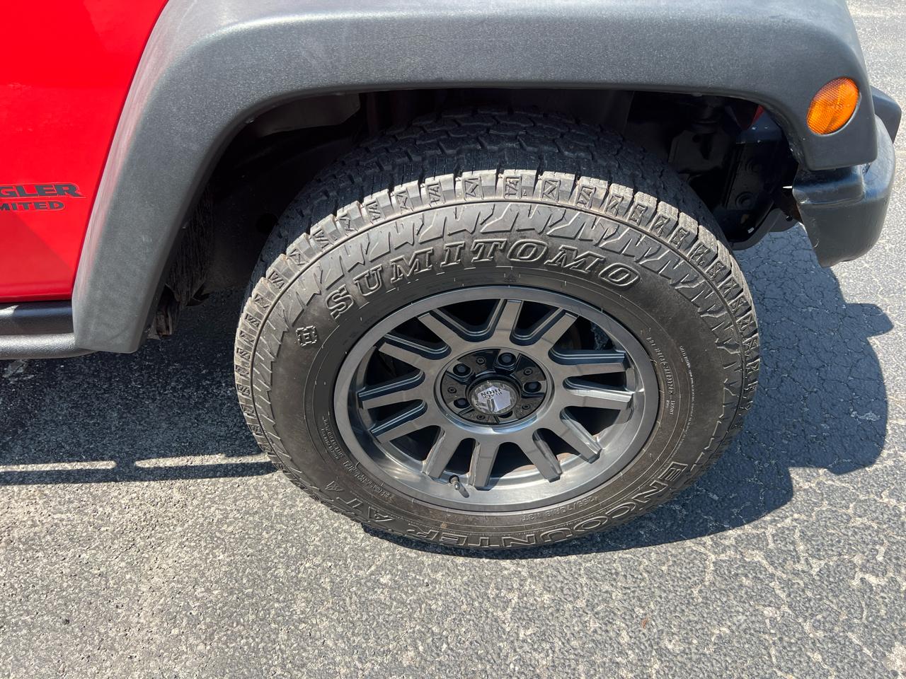 Jeep Wrangler Unlimited 4WD 4dr Sahara 2013