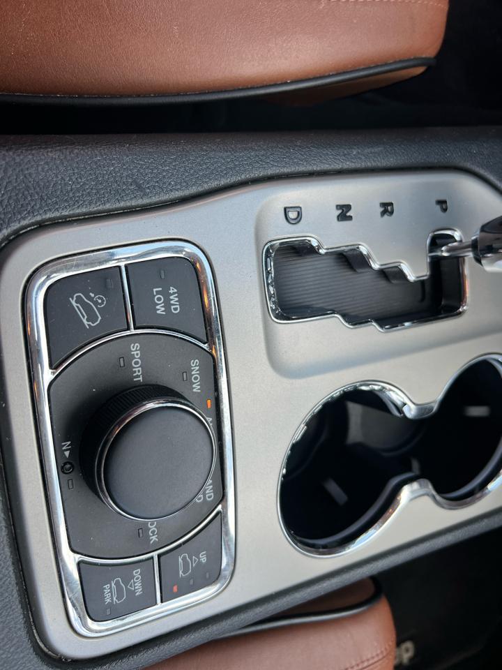 Jeep Grand Cherokee 4WD 4dr Overland 2013