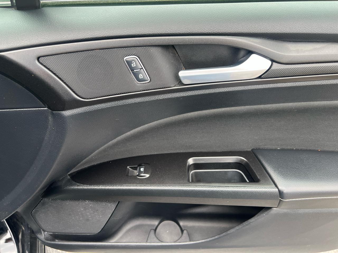 Ford Fusion SE FWD 2018