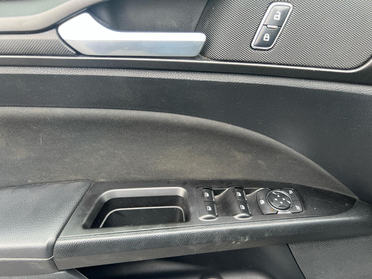 Ford Fusion SE FWD 2018