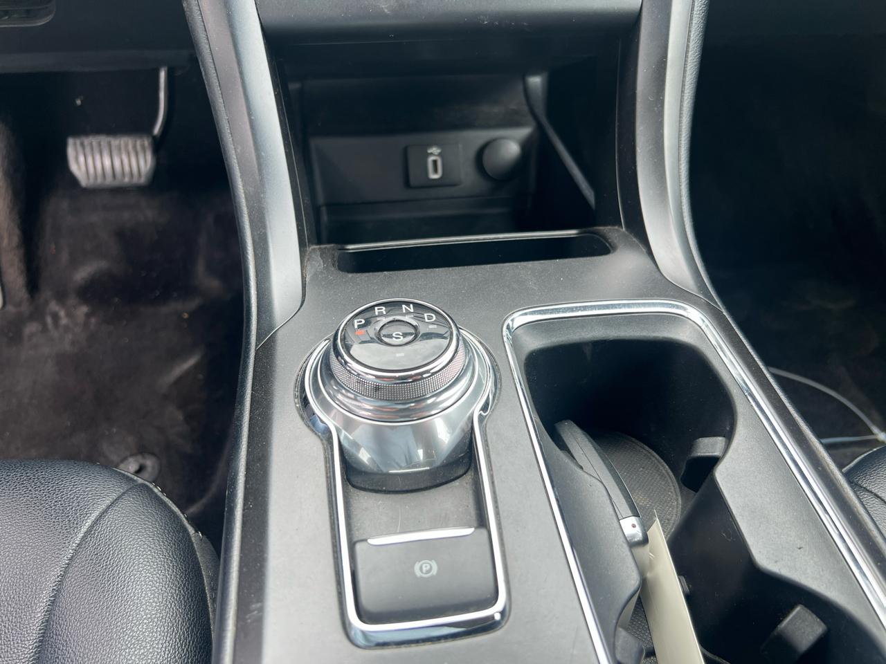 Ford Fusion SE FWD 2018