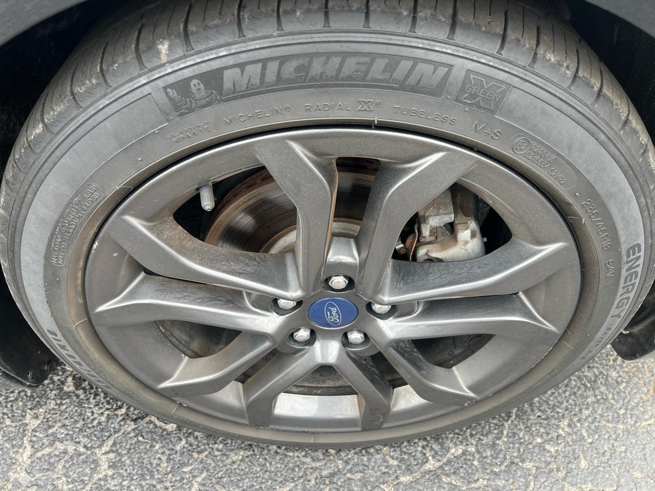 Ford Fusion SE FWD 2018