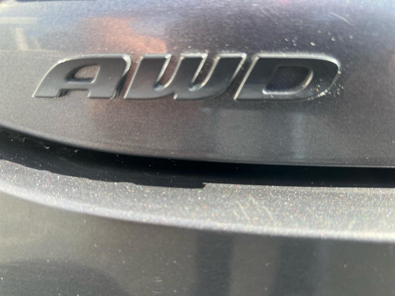 Chrysler 200 4dr Sdn S AWD 2016