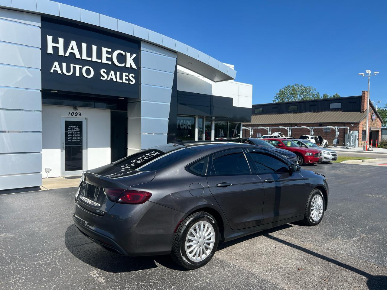 Chrysler 200 4dr Sdn S AWD 2016