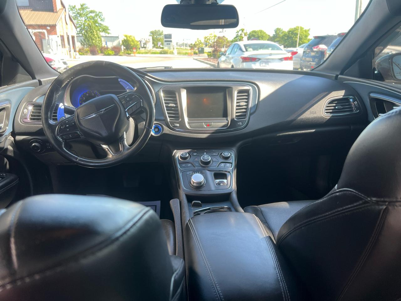Chrysler 200 4dr Sdn S AWD 2016