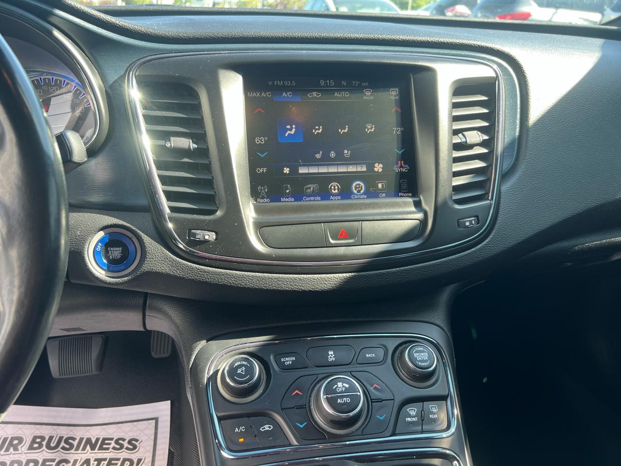 Chrysler 200 4dr Sdn S AWD 2016