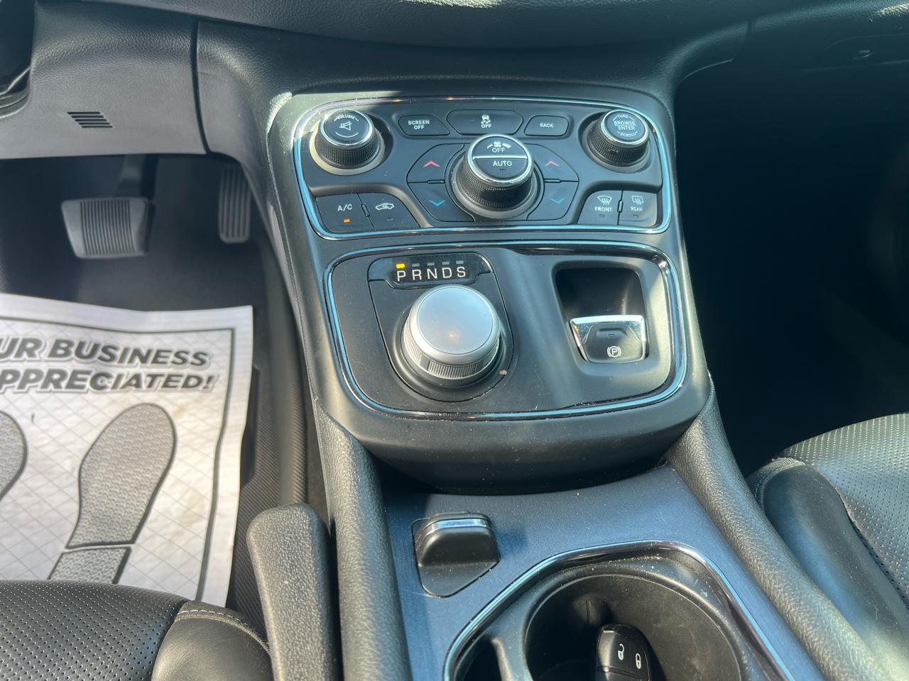Chrysler 200 4dr Sdn S AWD 2016