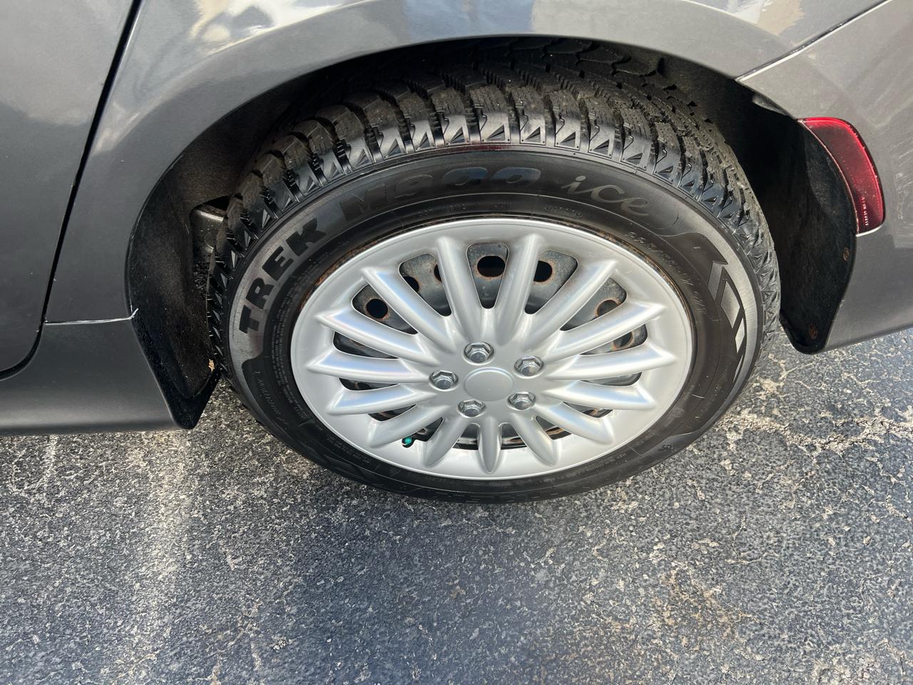 Chrysler 200 4dr Sdn S AWD 2016