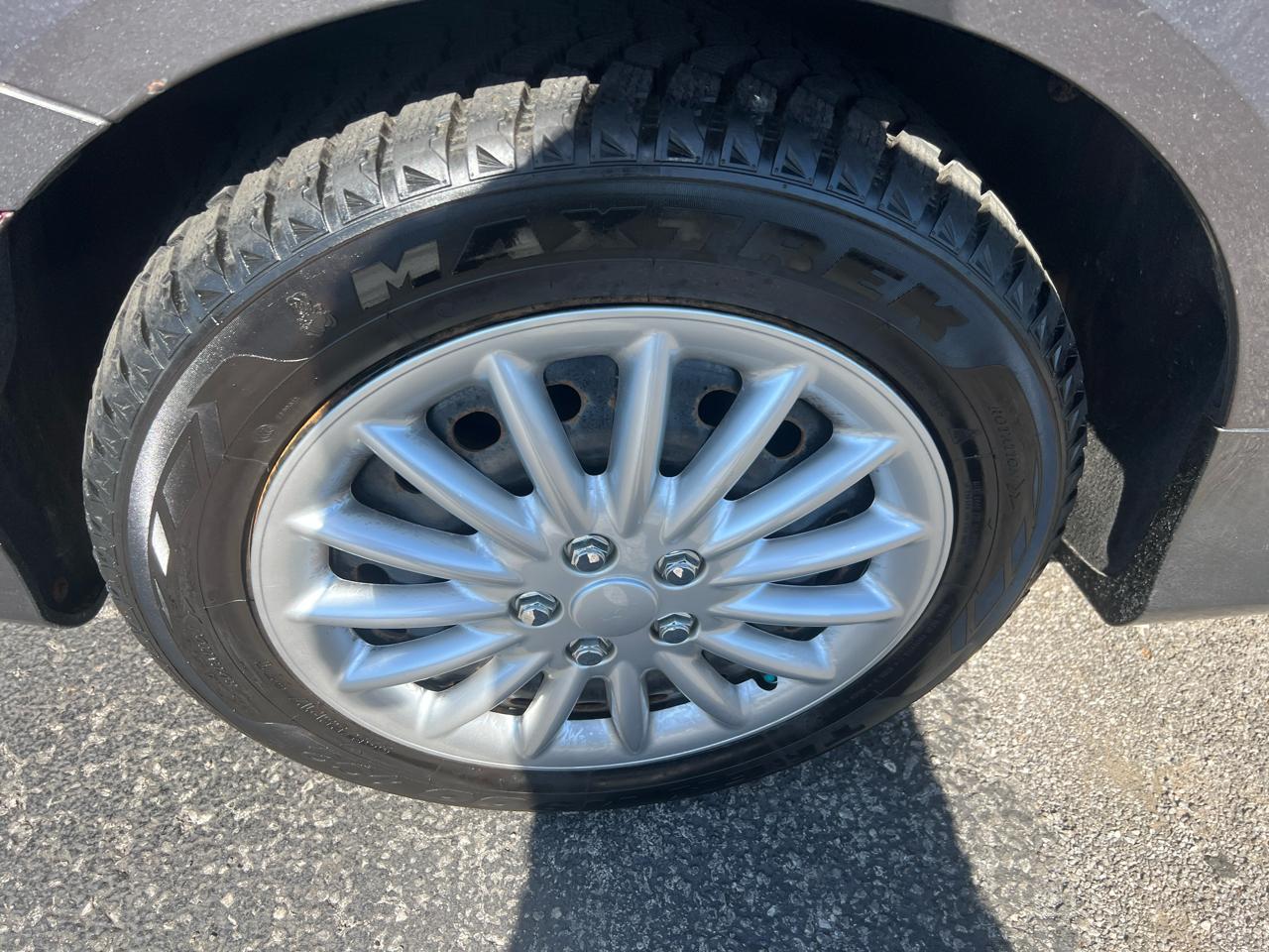 Chrysler 200 4dr Sdn S AWD 2016