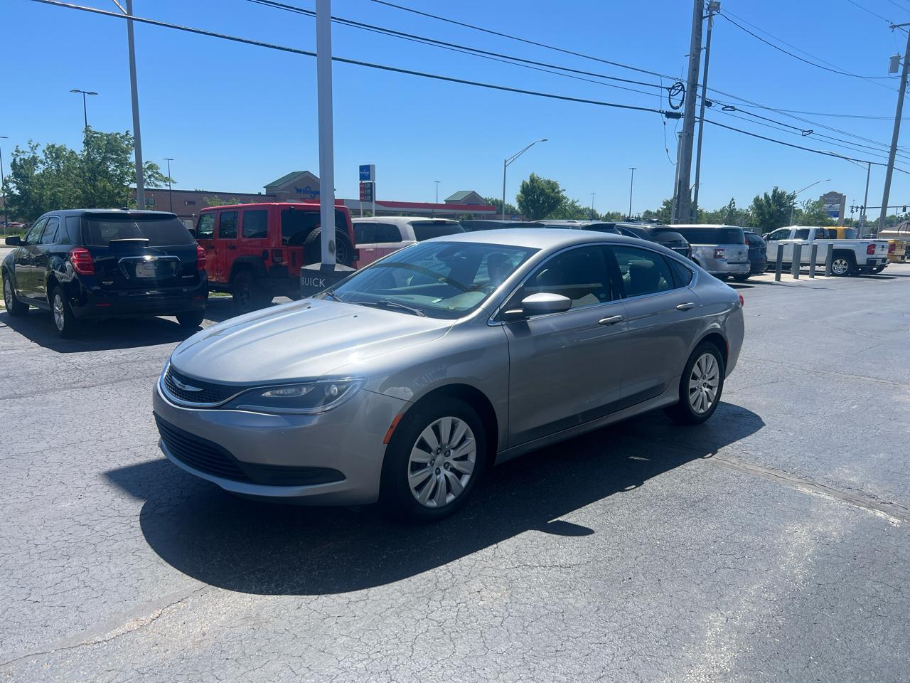 Chrysler 200 4dr Sdn LX FWD 2015