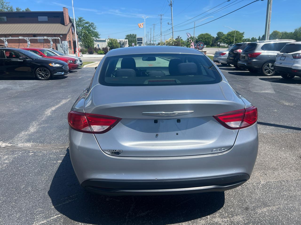 Chrysler 200 4dr Sdn LX FWD 2015