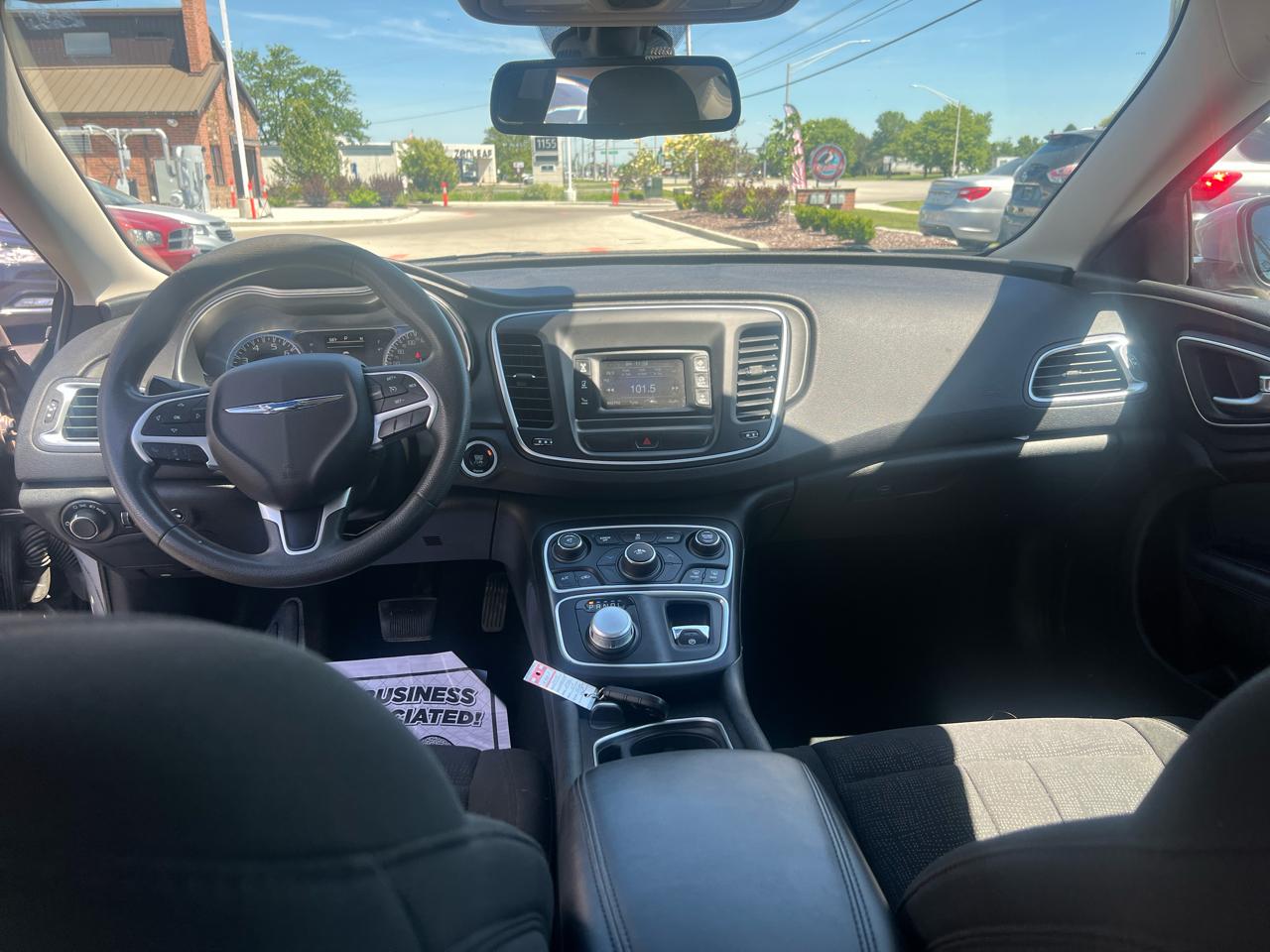 Chrysler 200 4dr Sdn LX FWD 2015