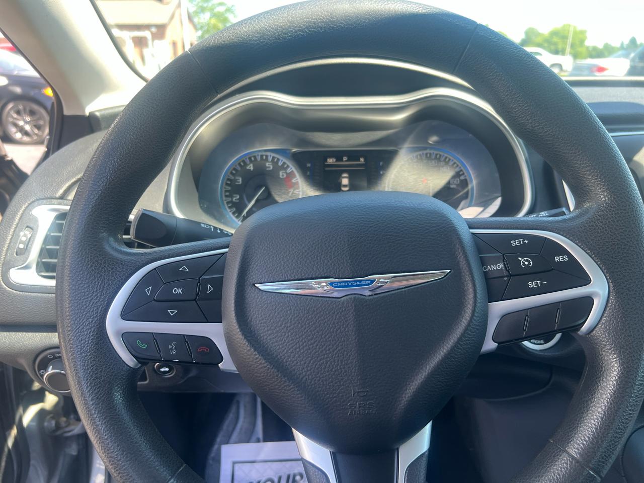 Chrysler 200 4dr Sdn LX FWD 2015