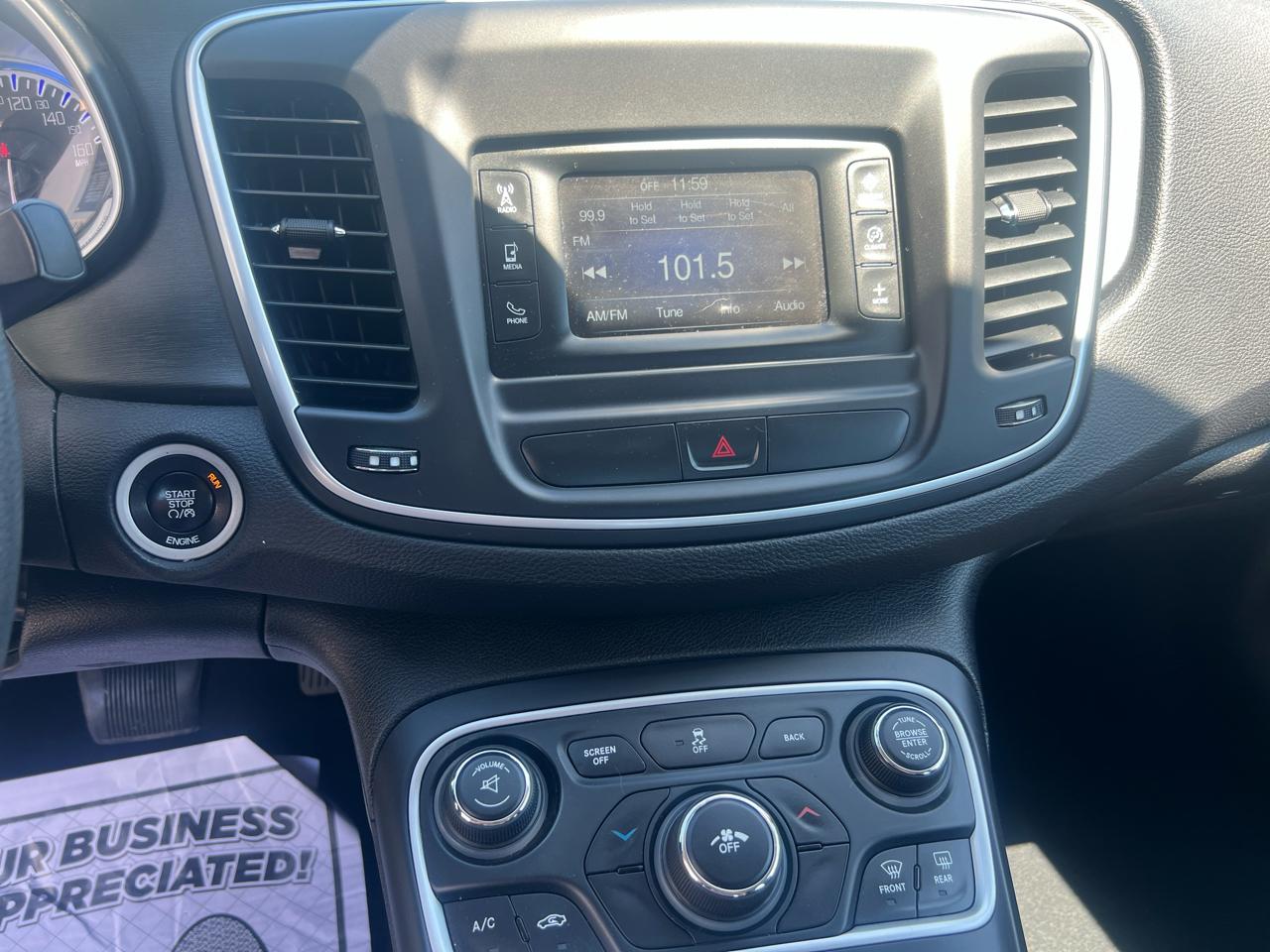 Chrysler 200 4dr Sdn LX FWD 2015
