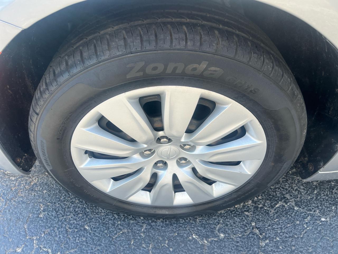 Chrysler 200 4dr Sdn LX FWD 2015