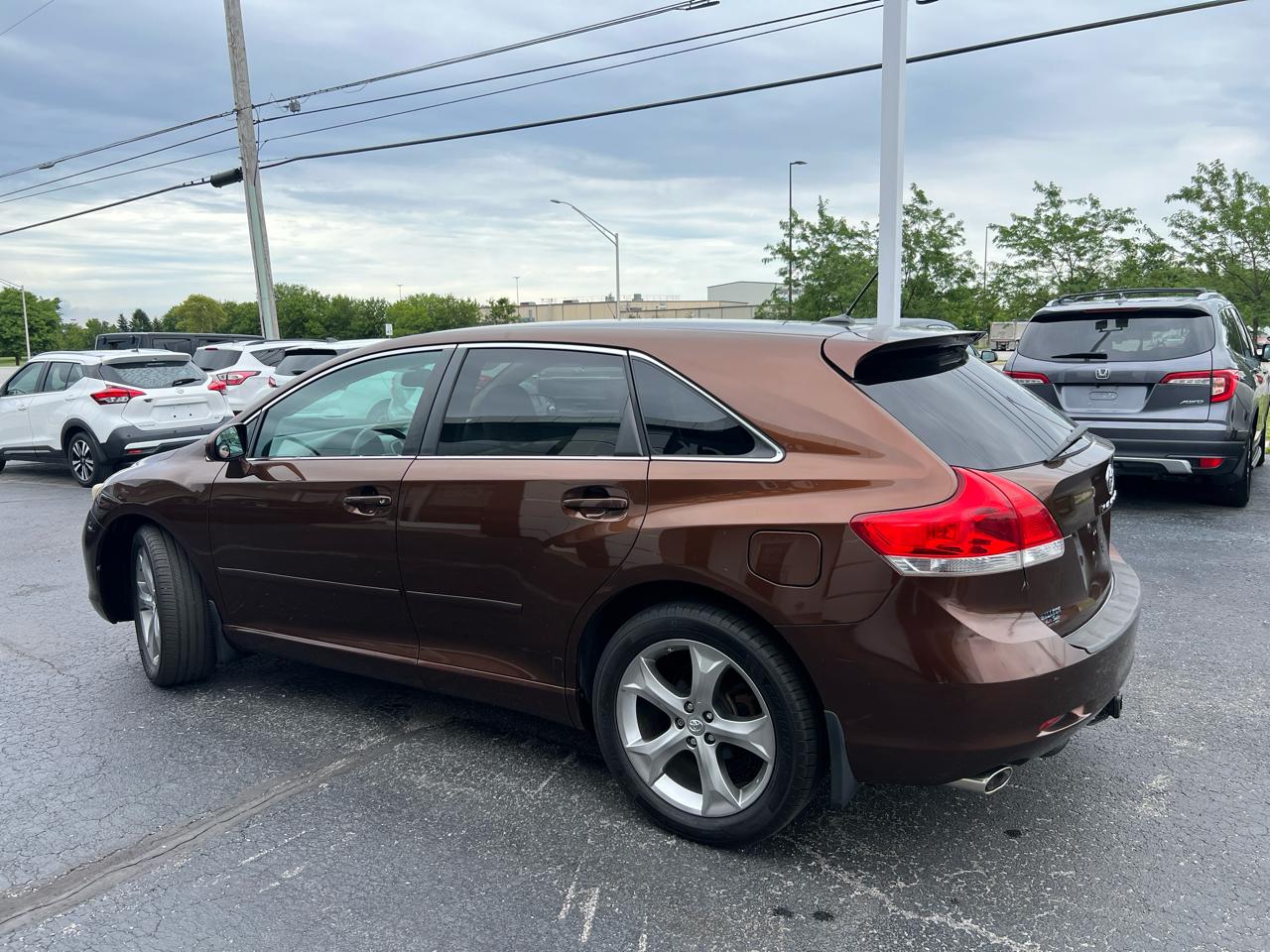 Toyota Venza 4dr Wgn V6 AWD (Natl) 2011
