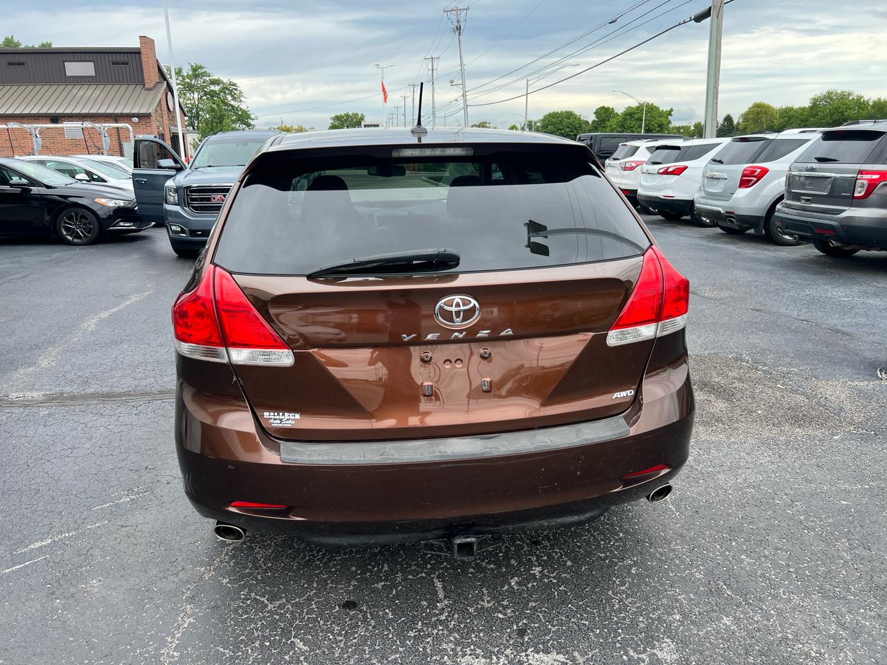 Toyota Venza 4dr Wgn V6 AWD (Natl) 2011