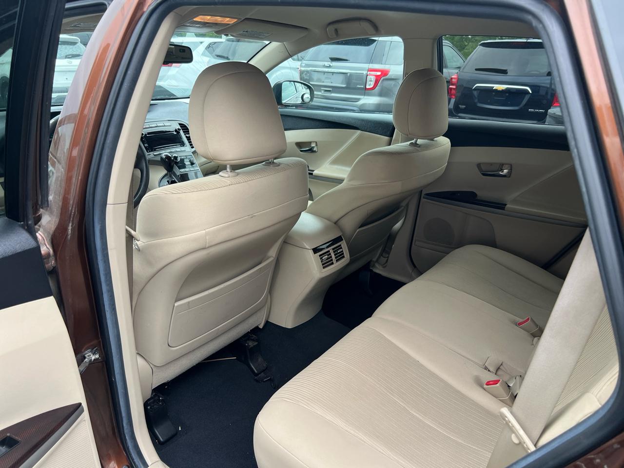 Toyota Venza 4dr Wgn V6 AWD (Natl) 2011